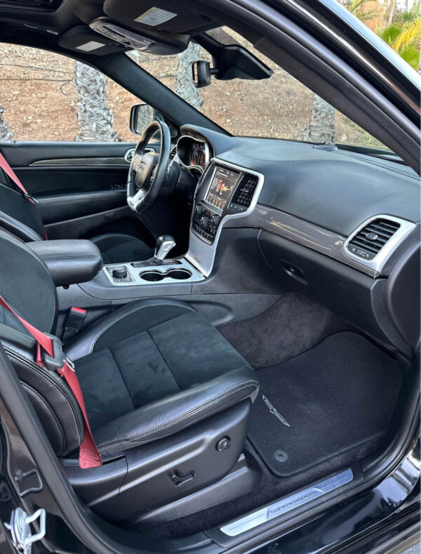 2018 Jeep Grand Cherokee Trackhawk - Image 17