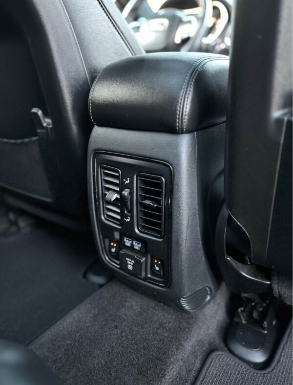 2018 Jeep Grand Cherokee Trackhawk - Image 5