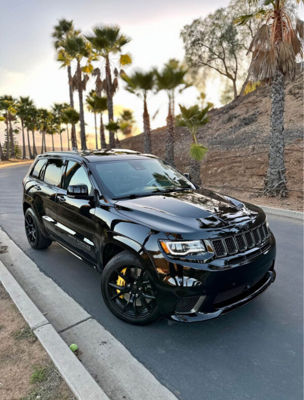 2018 Jeep Grand Cherokee Trackhawk - Image 2