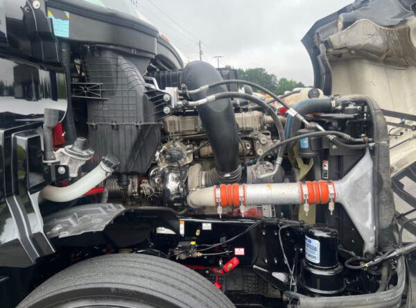 2023 Freightliner Cascadia - Image 14
