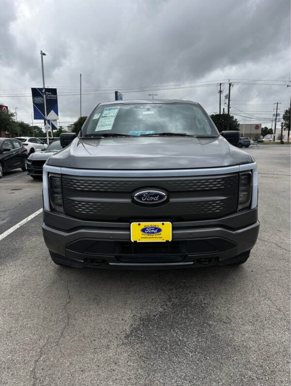 2023 FORD F150 LIGHTINING XLT - Image 2