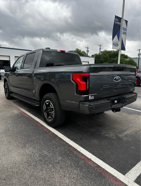 2023 FORD F150 LIGHTINING XLT - Image 7