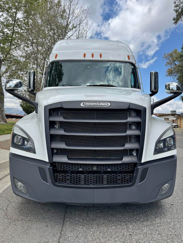 2023 FREIGHTLINER CASCADIA