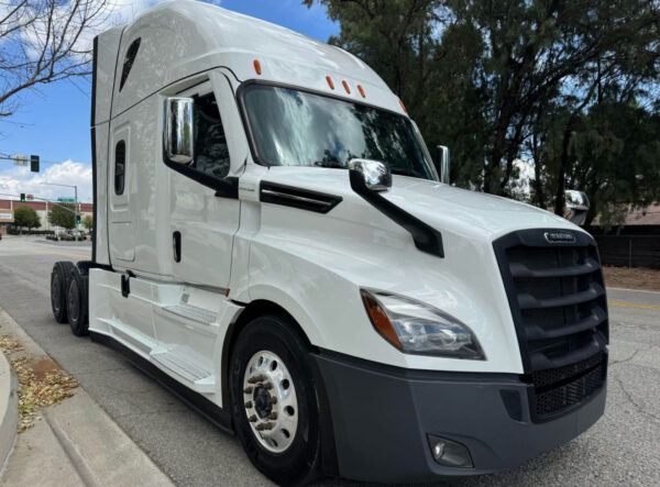 2023 FREIGHTLINER CASCADIA - Image 3