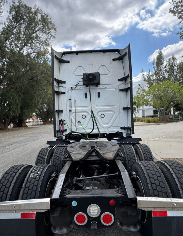 2023 FREIGHTLINER CASCADIA - Image 7