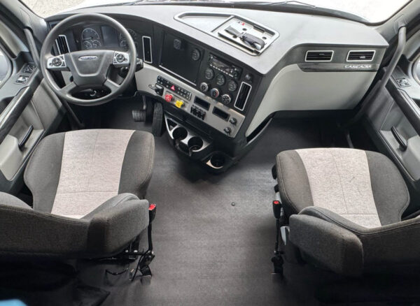 2023 FREIGHTLINER CASCADIA - Image 13